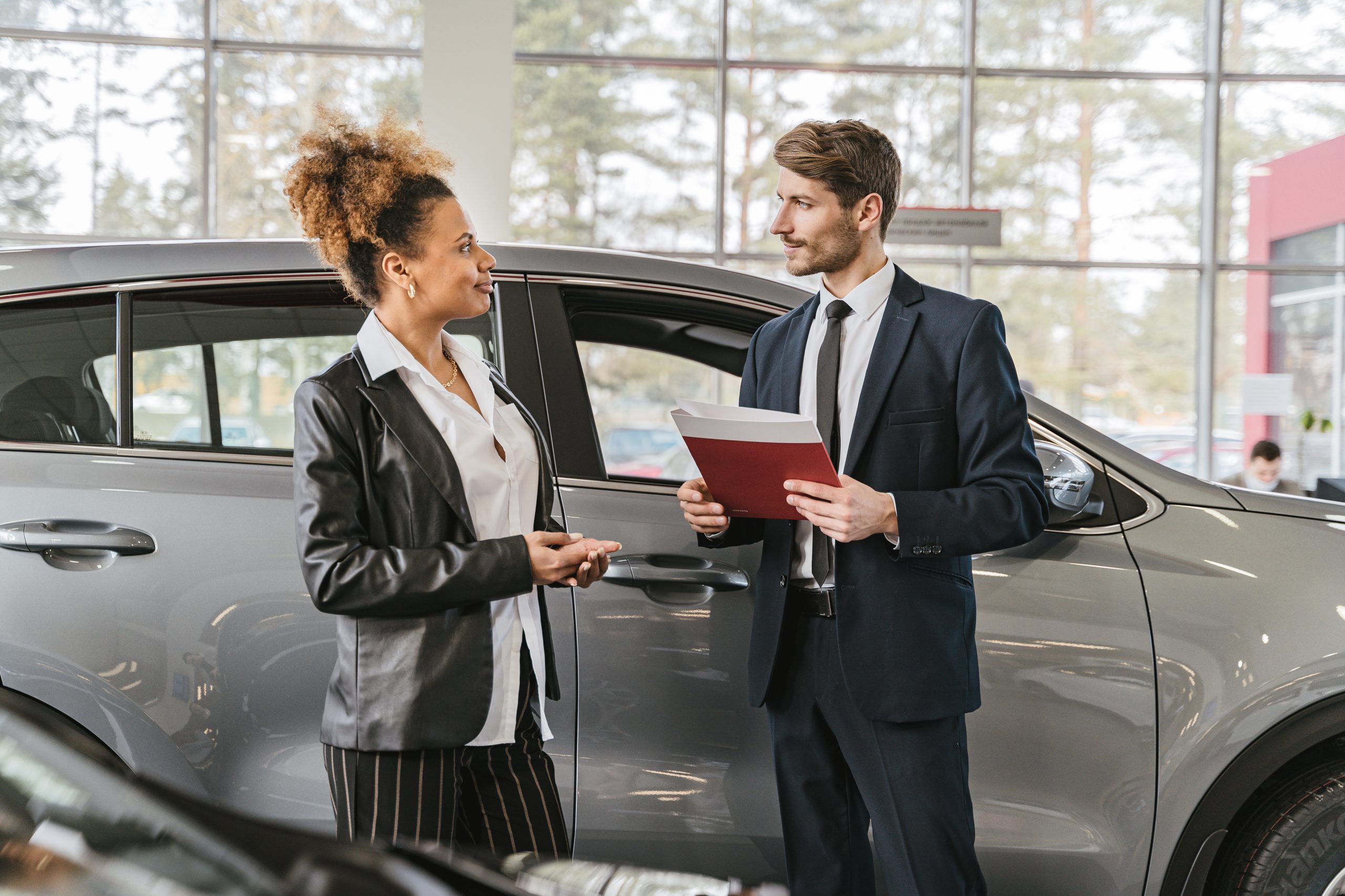 Online vs. In-Person Car Buying: Key Differences and Benefits