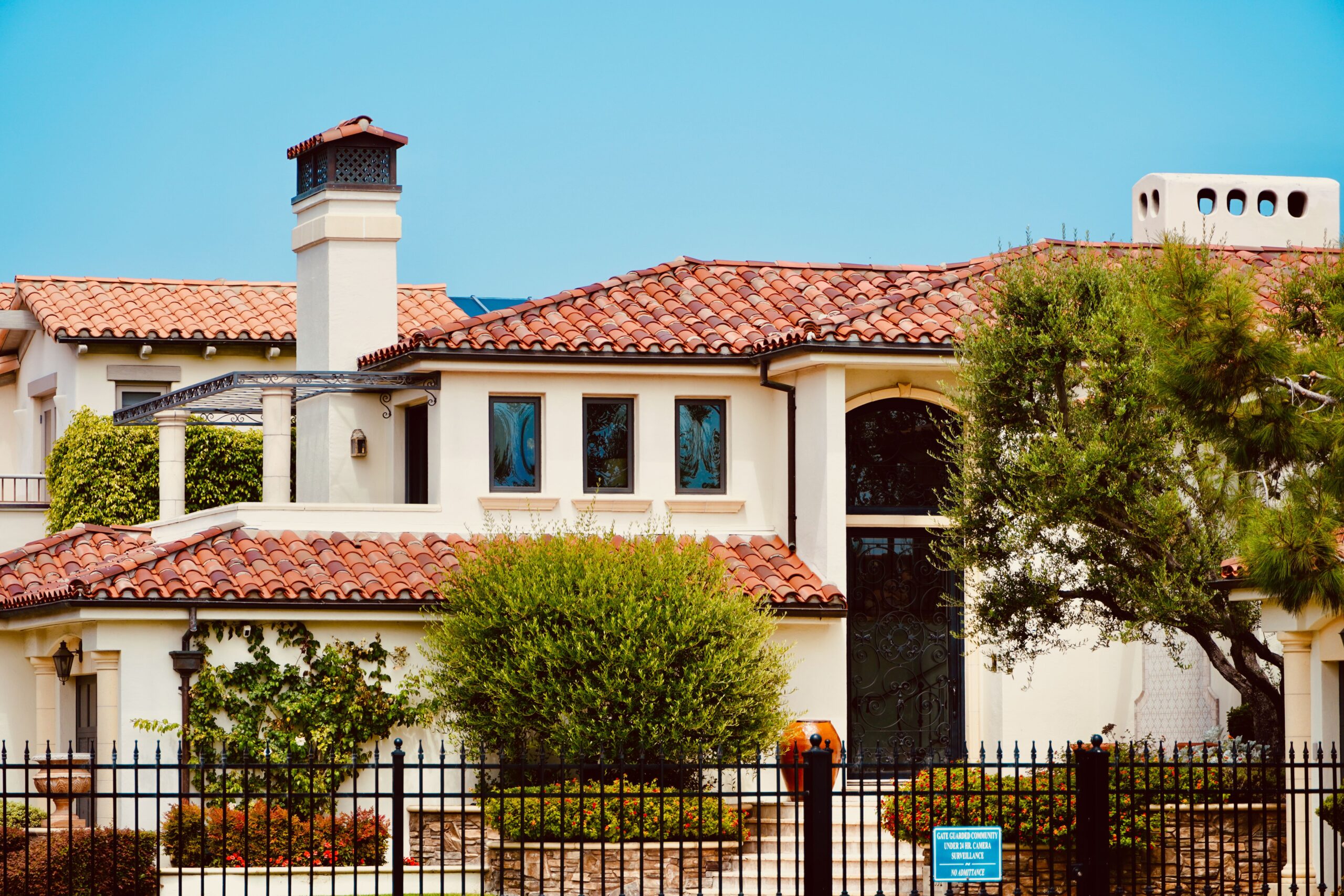 Desert Curb Appeal in 2026: Smart Outdoor Choices for Arizona Homes